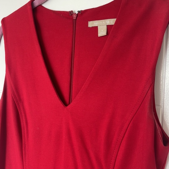 Banana Republic Red sheath dress. Size 4. Knee length - Picture 2 of 5